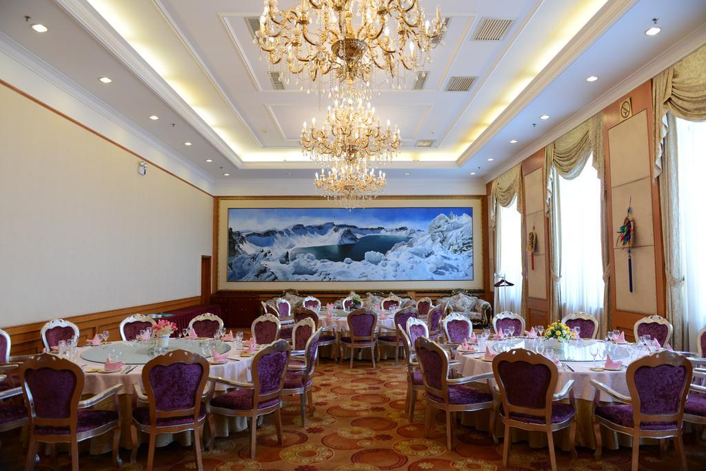Yanbian Baishan Hotel Yanji Exterior foto